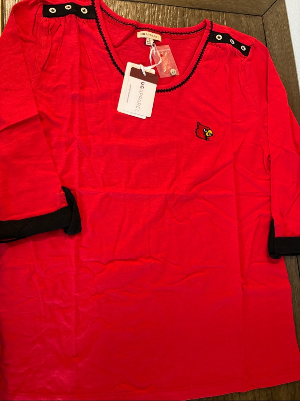 NWT [Ug Apparel] Louisville Cardinals NCAA 3/4 Roll Sleeve Button Top Women’s L - Picture 3 of 10